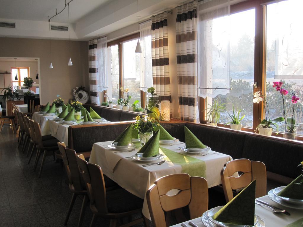 Rhoen-Hotel Sonnenhof - Restaurant & Cafe 포펜하우젠 외부 사진