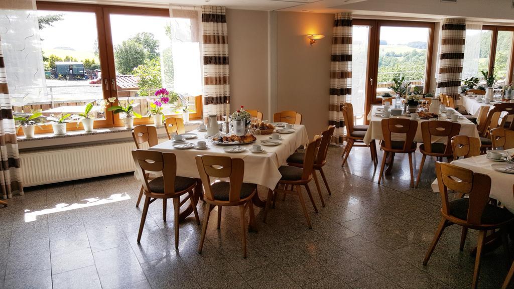 Rhoen-Hotel Sonnenhof - Restaurant & Cafe 포펜하우젠 외부 사진