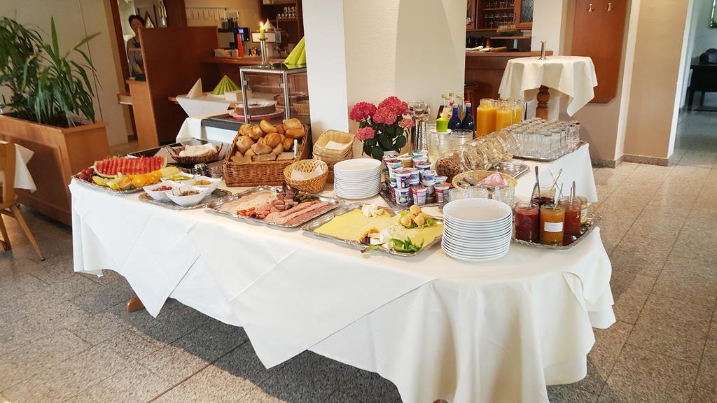 Rhoen-Hotel Sonnenhof - Restaurant & Cafe 포펜하우젠 외부 사진
