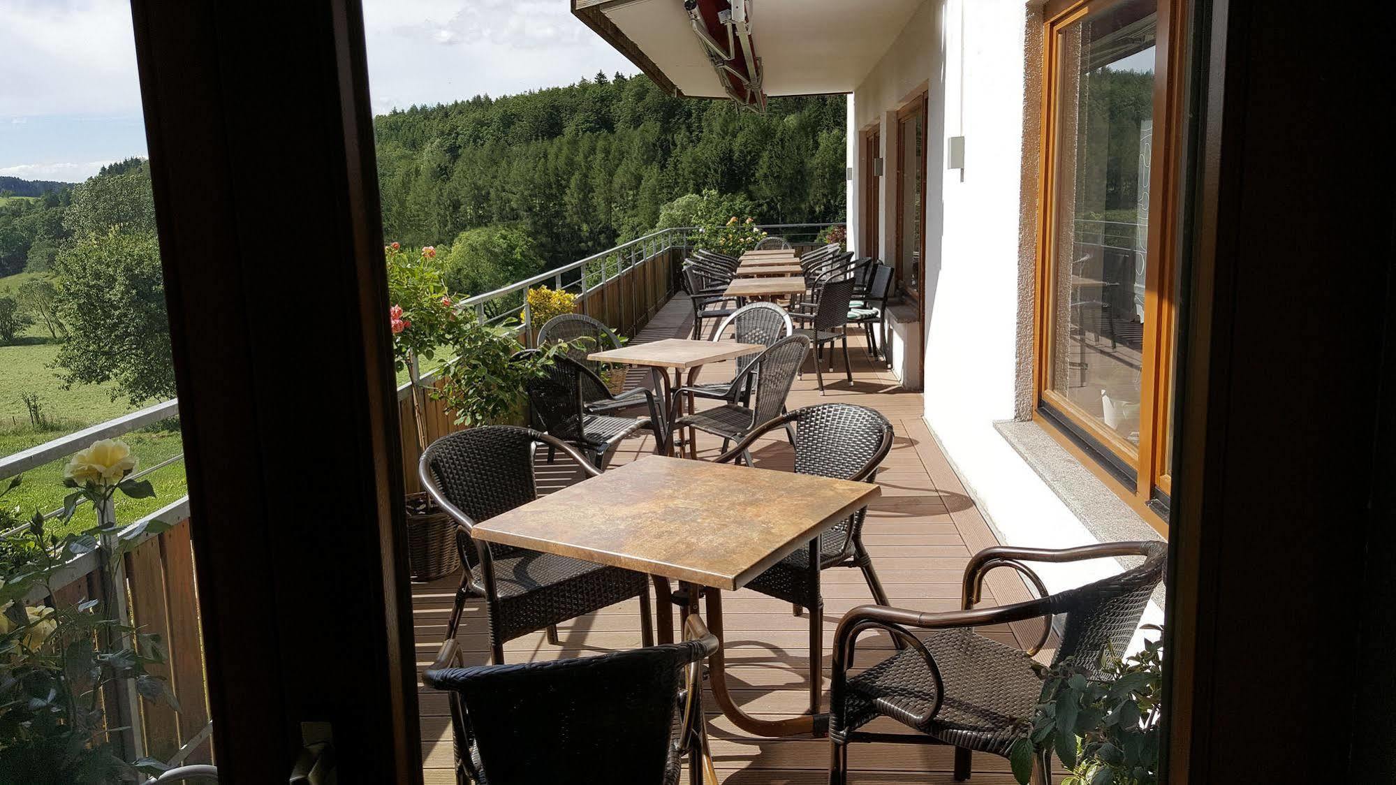 Rhoen-Hotel Sonnenhof - Restaurant & Cafe 포펜하우젠 외부 사진